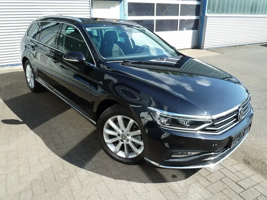 Volkswagen Passat Variant Elegance - Thumbnail 3