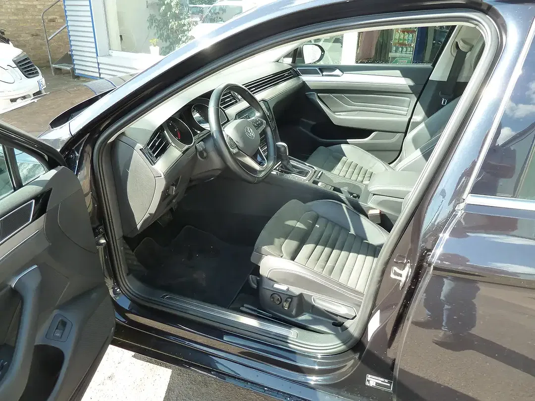 Volkswagen Passat Variant Elegance - Thumbnail 4