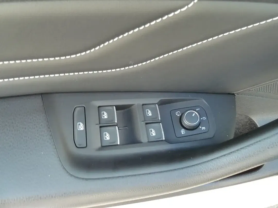Volkswagen Passat Variant Elegance - Thumbnail 6