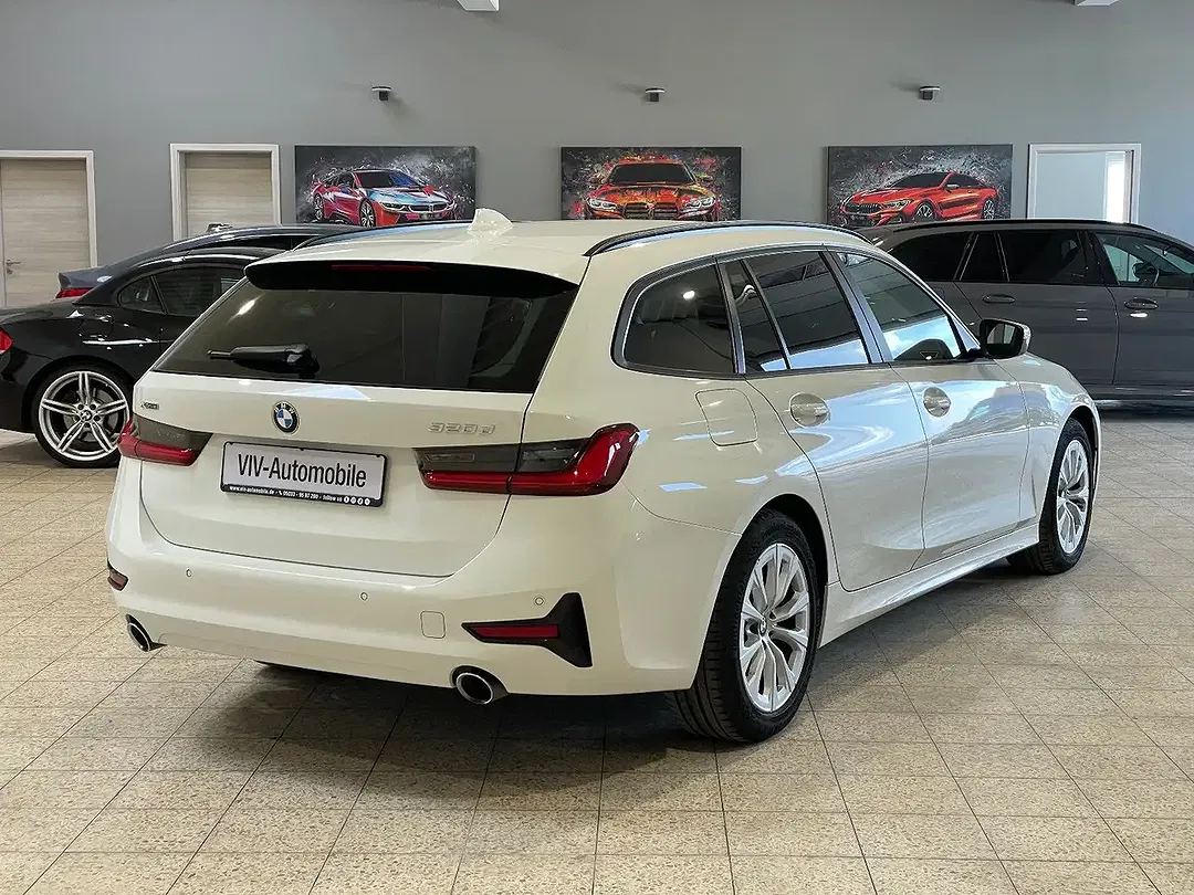 BMW 320 xDrive M Touring Sport - Thumbnail 4