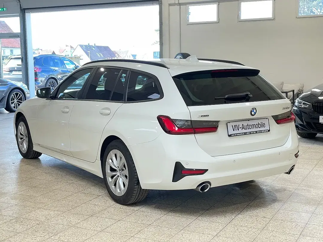 BMW 320 xDrive M Touring Sport - Thumbnail 6