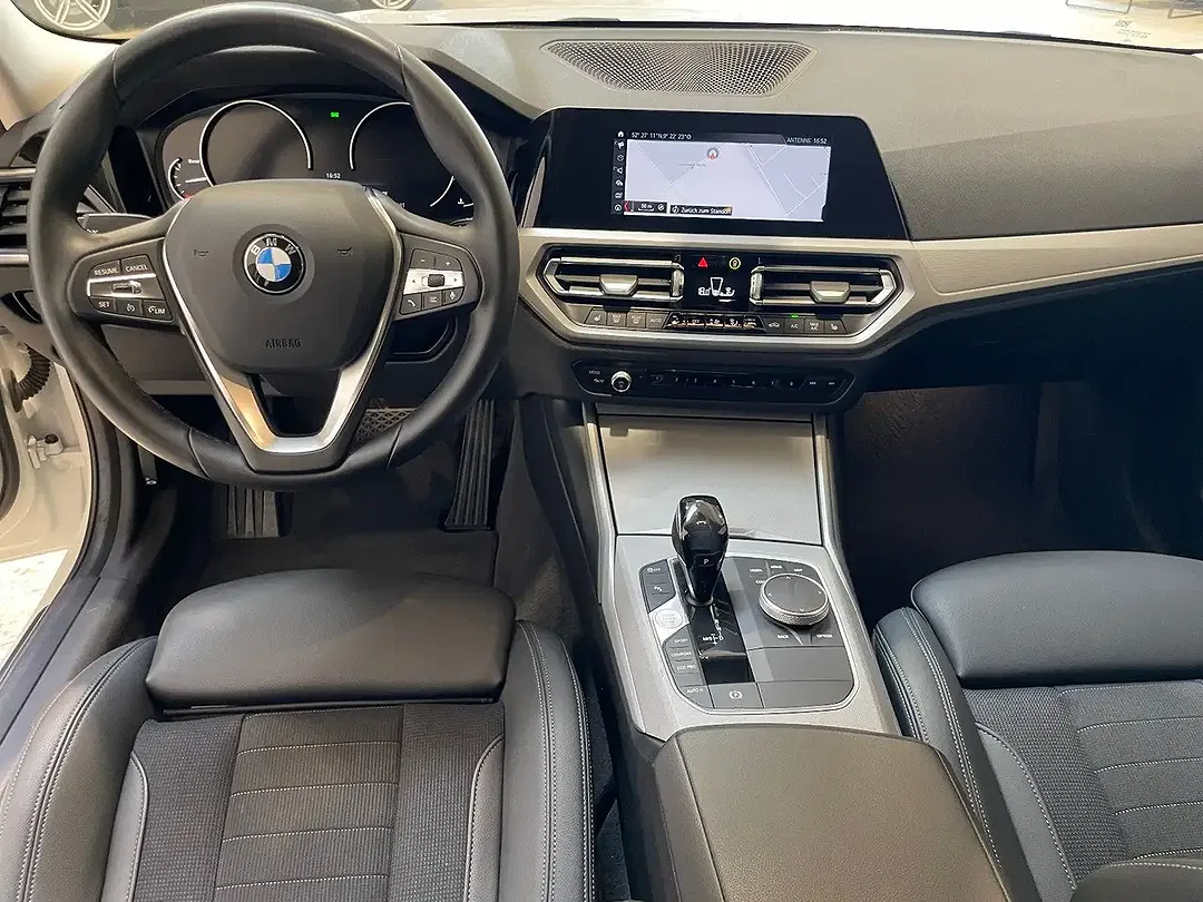 BMW 320 xDrive M Touring Sport - Thumbnail 9