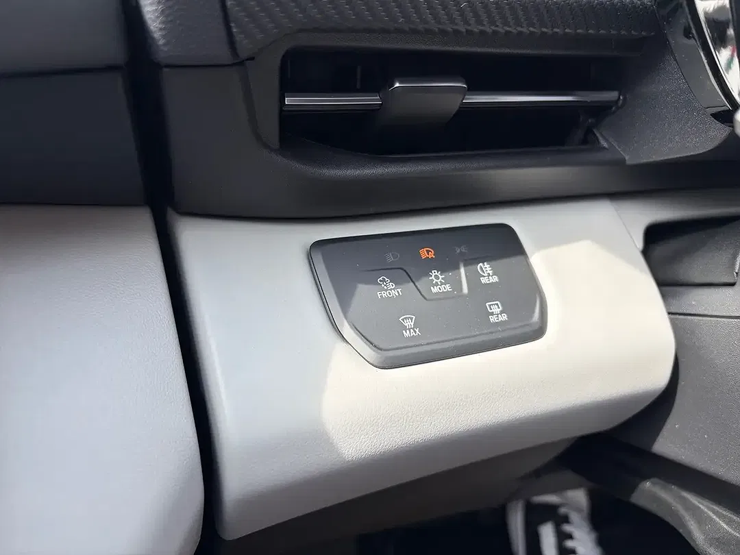 Ford Explorer Premium - Thumbnail 13