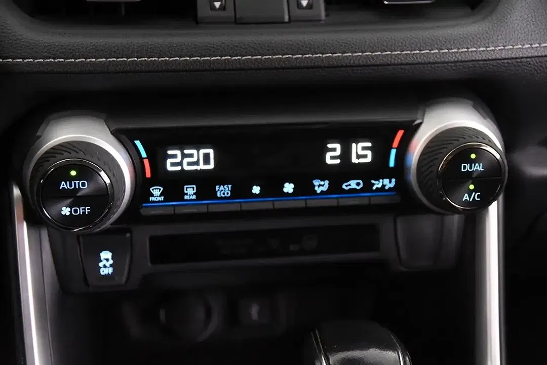 Toyota RAV 4 Hybrid - foto 15