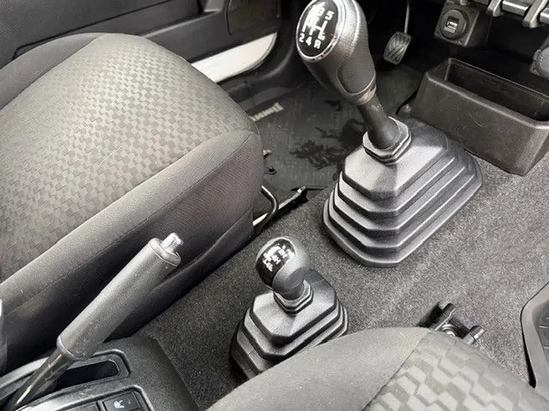 Suzuki Jimny AllGrip Comfort+ - foto 8