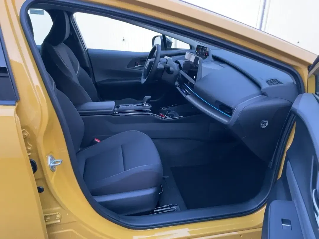 Toyota Prius Executive - Thumbnail 10
