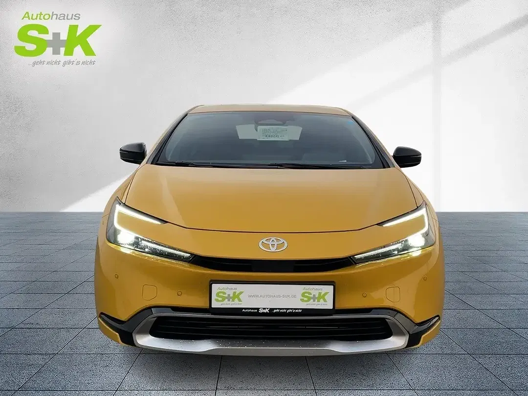 Toyota Prius Executive - Thumbnail 5