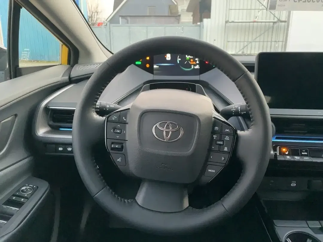 Toyota Prius Executive - Thumbnail 8