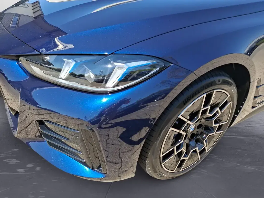 BMW i4 xDrive M60 - Thumbnail 9