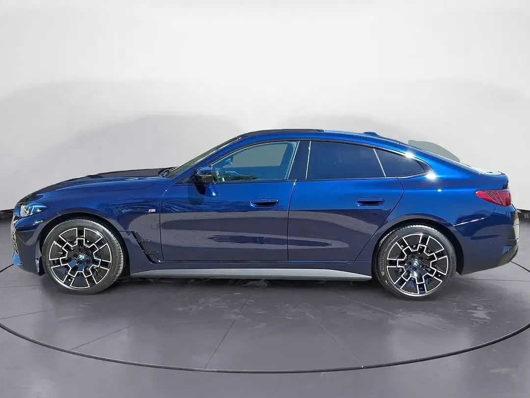 BMW i4 xDrive M60 - Thumbnail 3