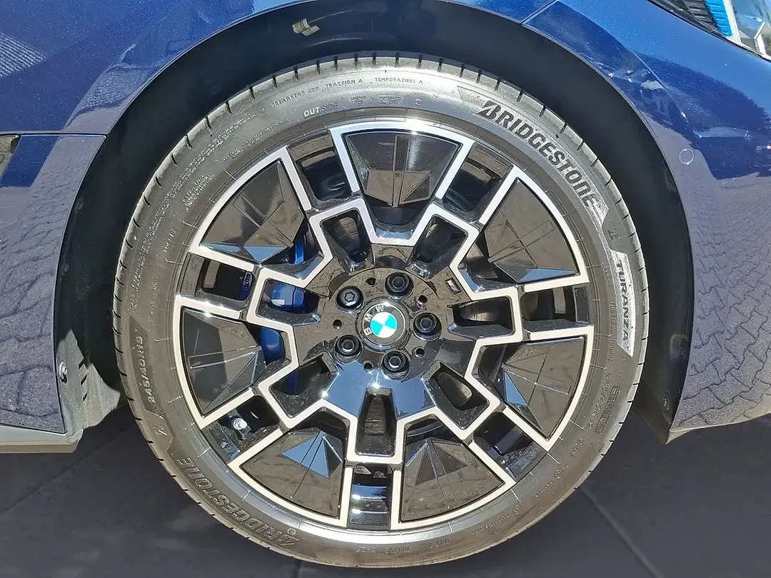BMW i4 xDrive M60 - Thumbnail 7