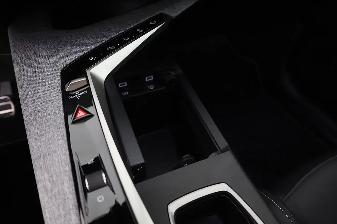 Peugeot 5008 AUT Hybrid GT - Thumbnail 12