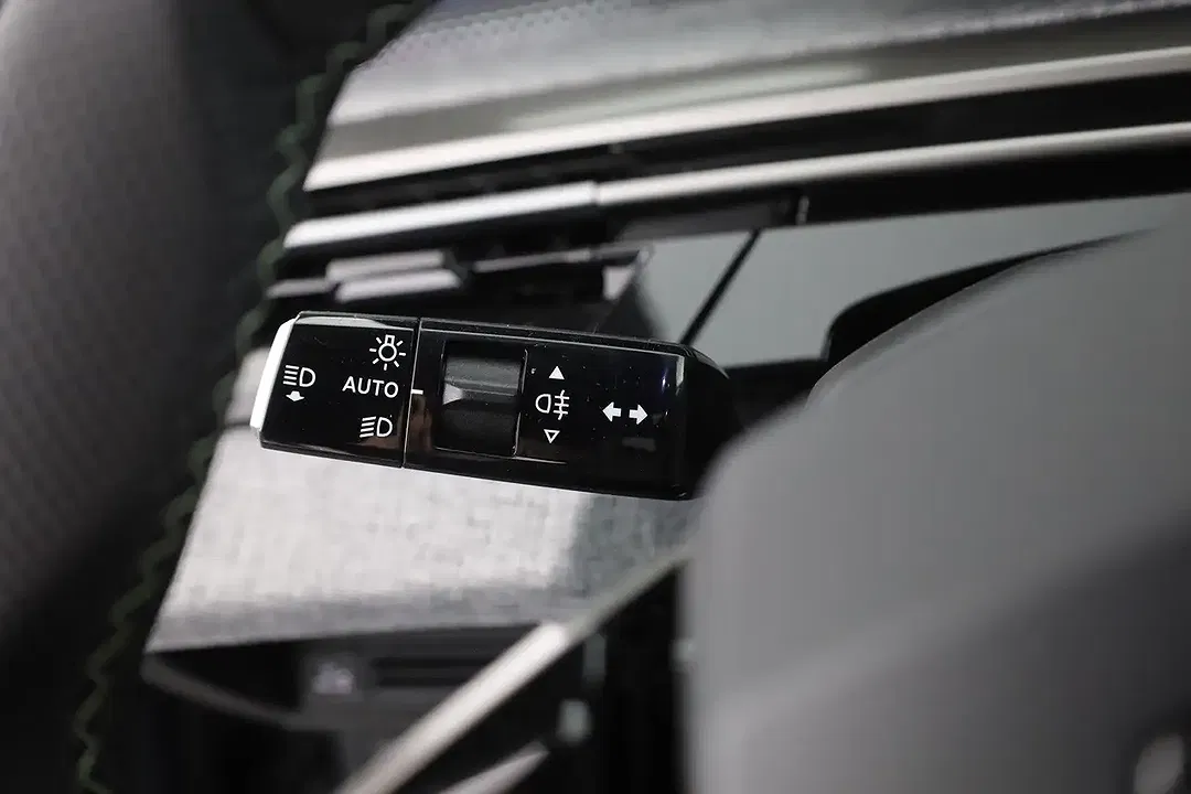 Peugeot 5008 AUT Hybrid GT - Thumbnail 17