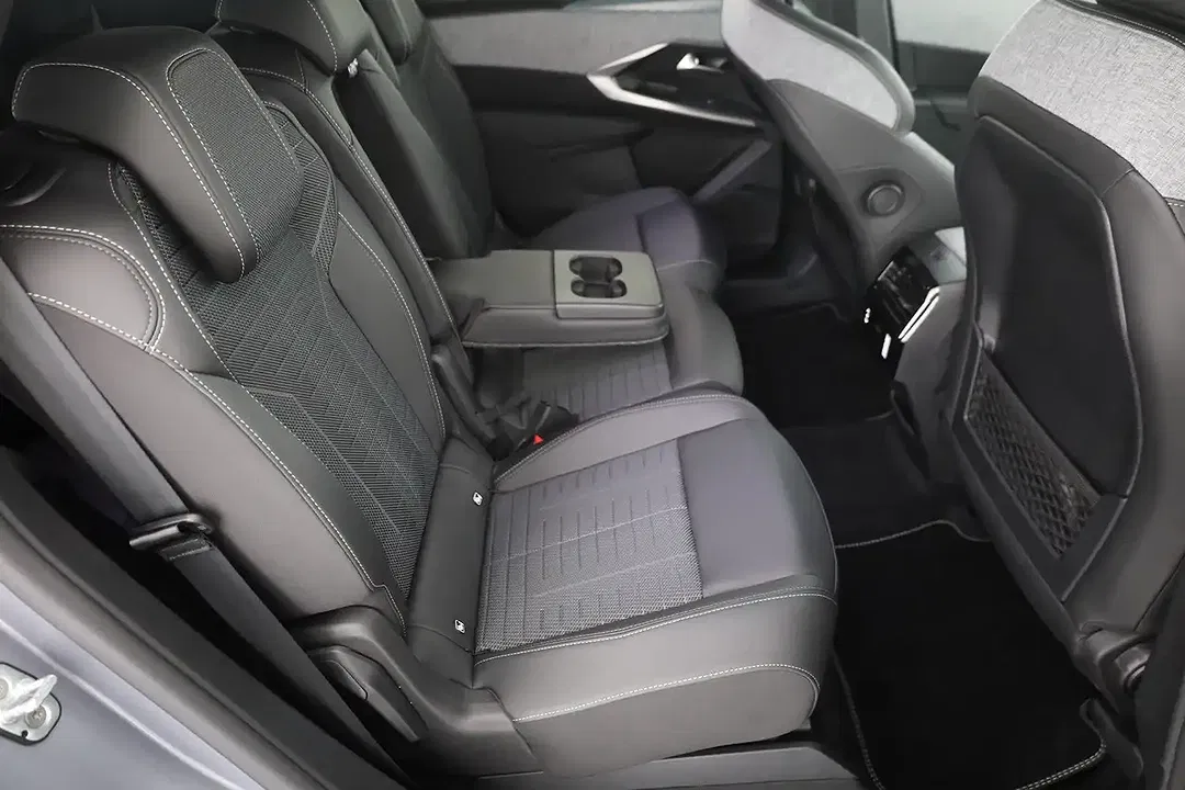 Peugeot 5008 AUT Hybrid GT - Thumbnail 22