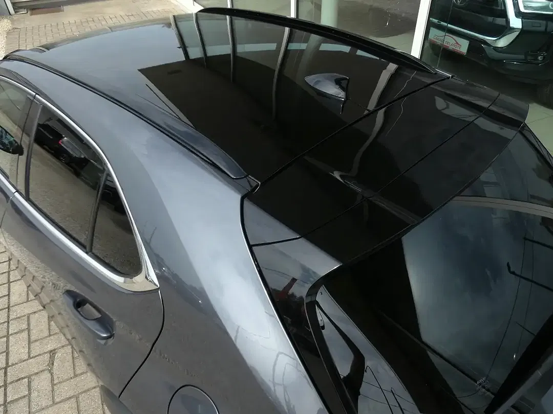 Lexus UX 300h Hybrid F SPORT Design Entry - Thumbnail 10