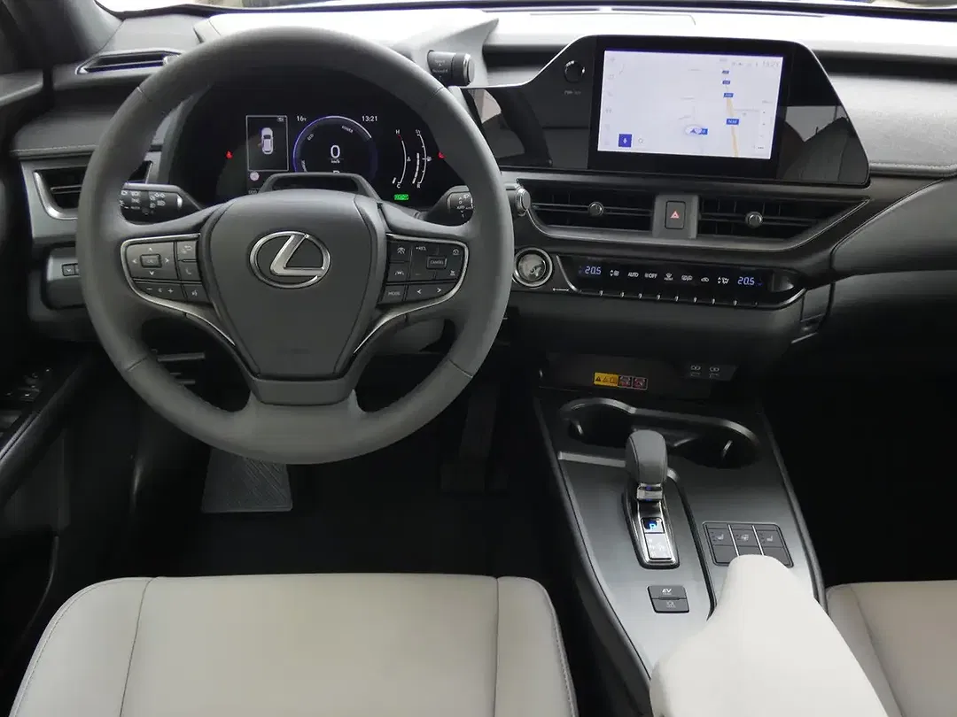 Lexus UX 300h Hybrid F SPORT Design Entry - Thumbnail 11