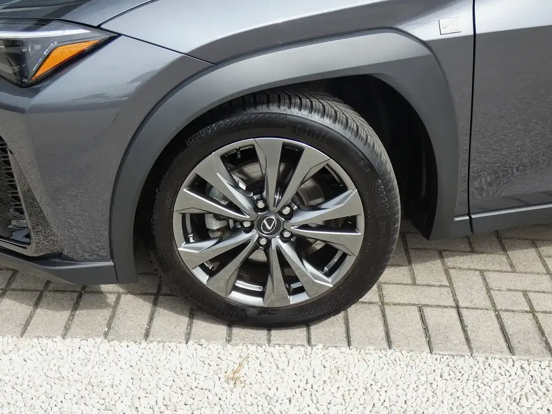 Lexus UX 300h Hybrid F SPORT Design Entry - Thumbnail 5