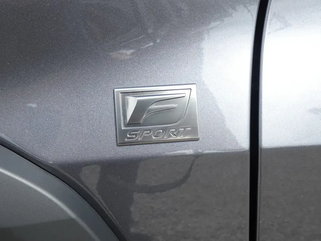 Lexus UX 300h Hybrid F SPORT Design Entry - Thumbnail 6