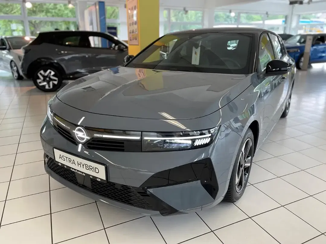 Opel Astra GS - Thumbnail 1