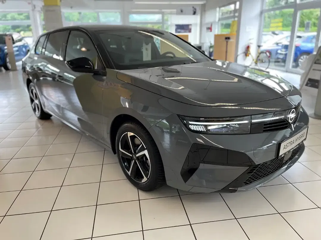 Opel Astra GS - Thumbnail 3