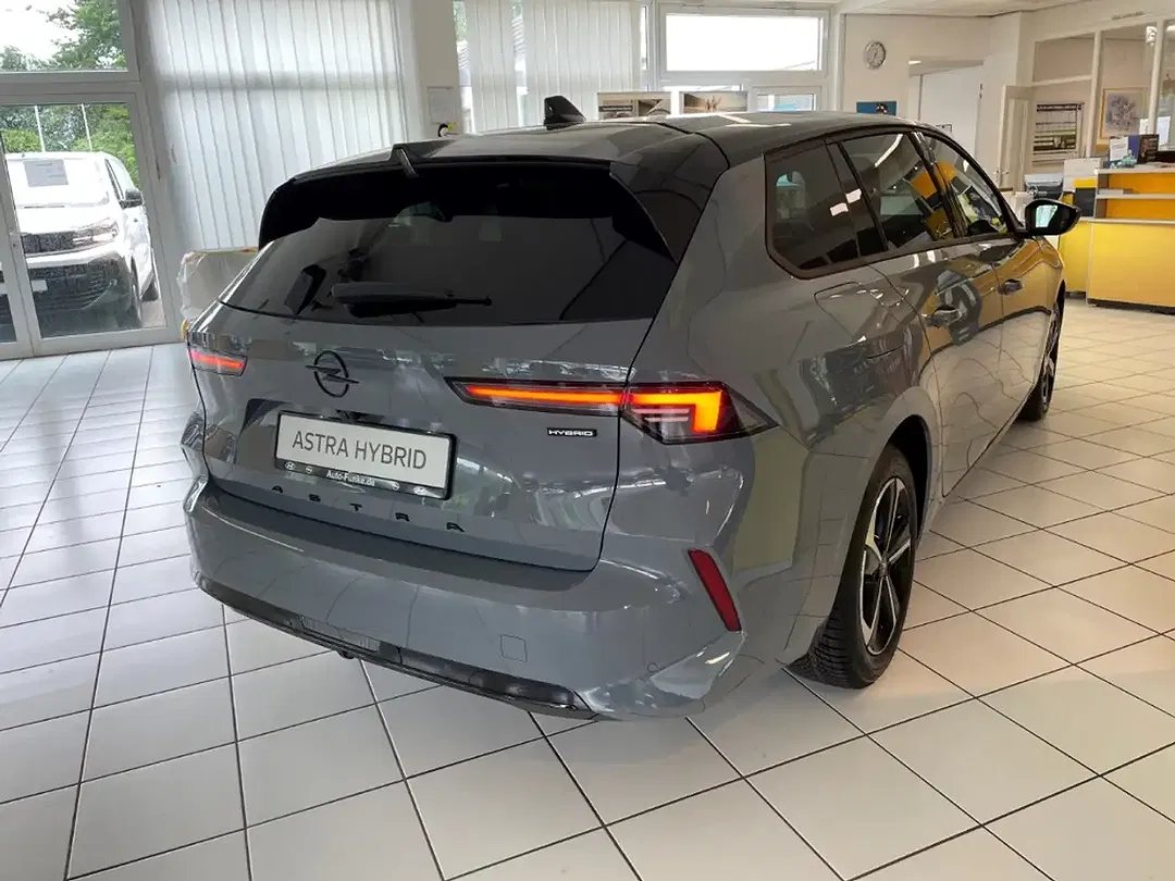 Opel Astra GS - Thumbnail 4