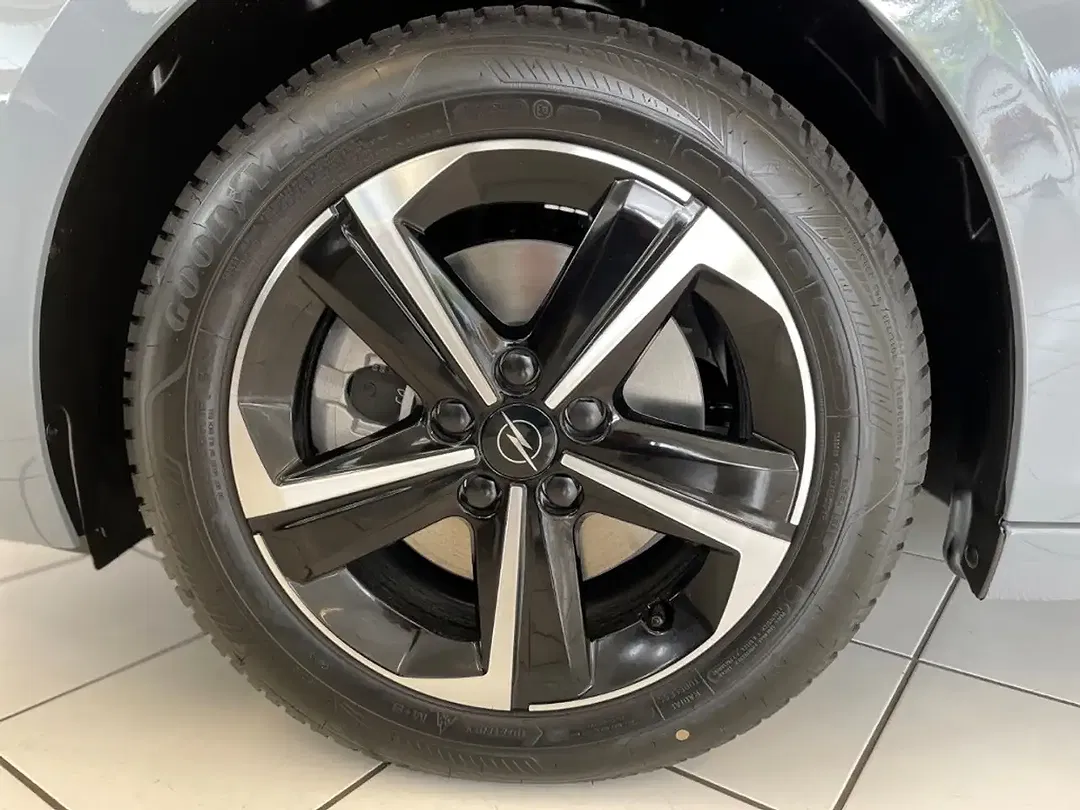 Opel Astra GS - Thumbnail 8