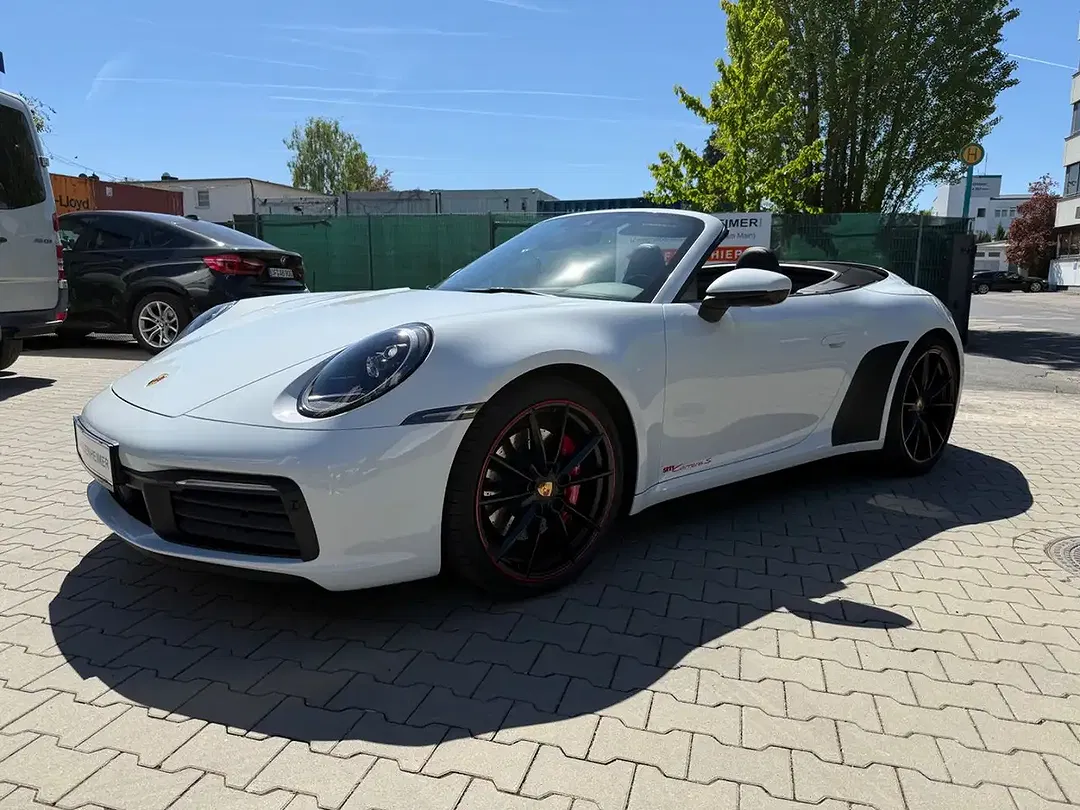Porsche 911 Carrera S Cabriolet - Thumbnail 3