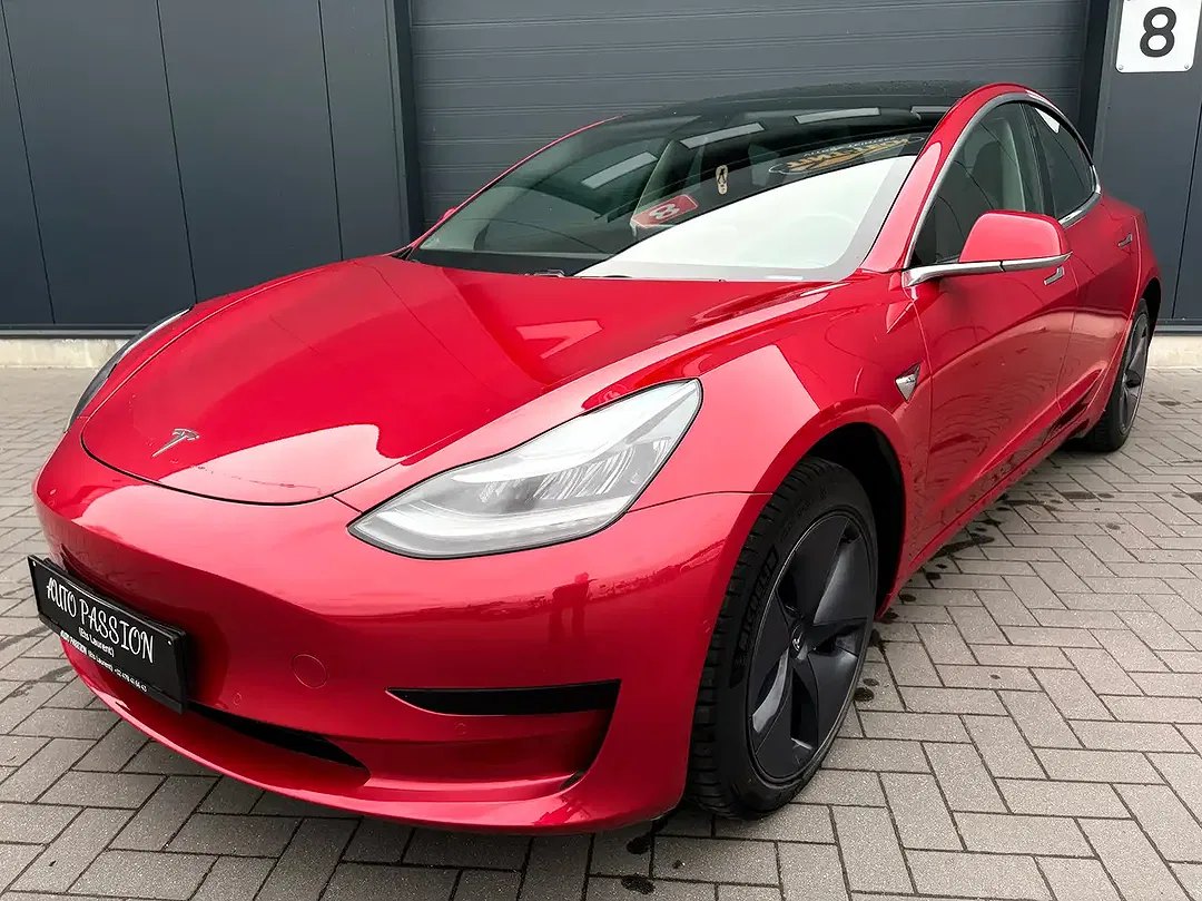 Tesla Model 3 Standard Range Plus - foto 1