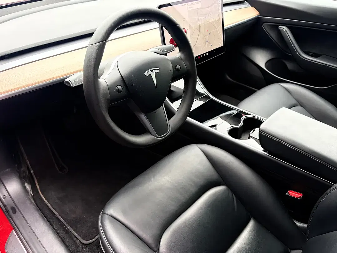 Tesla Model 3 Standard Range Plus - Thumbnail 10