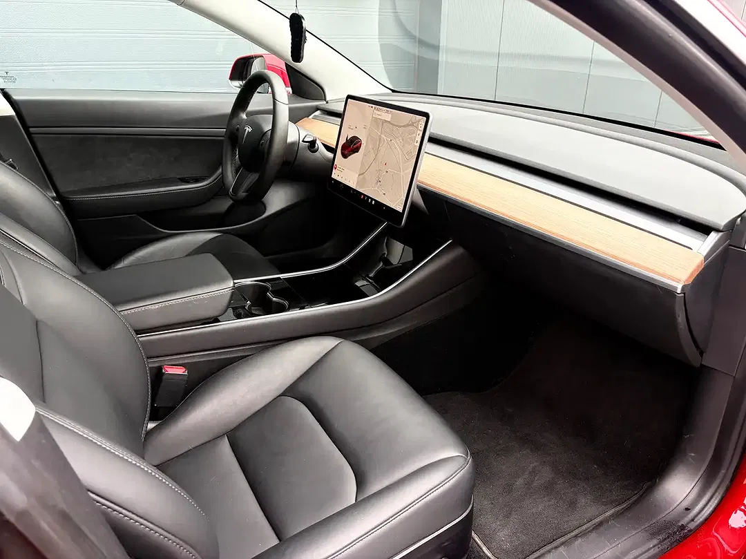 Tesla Model 3 Standard Range Plus - Thumbnail 14