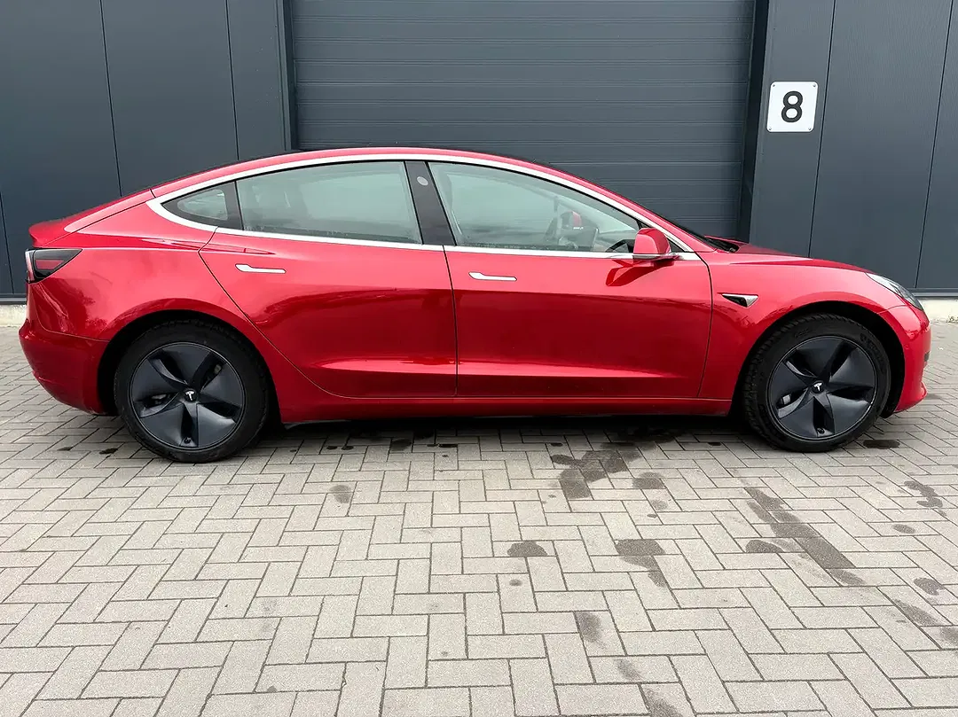 Tesla Model 3 Standard Range Plus - Thumbnail 8