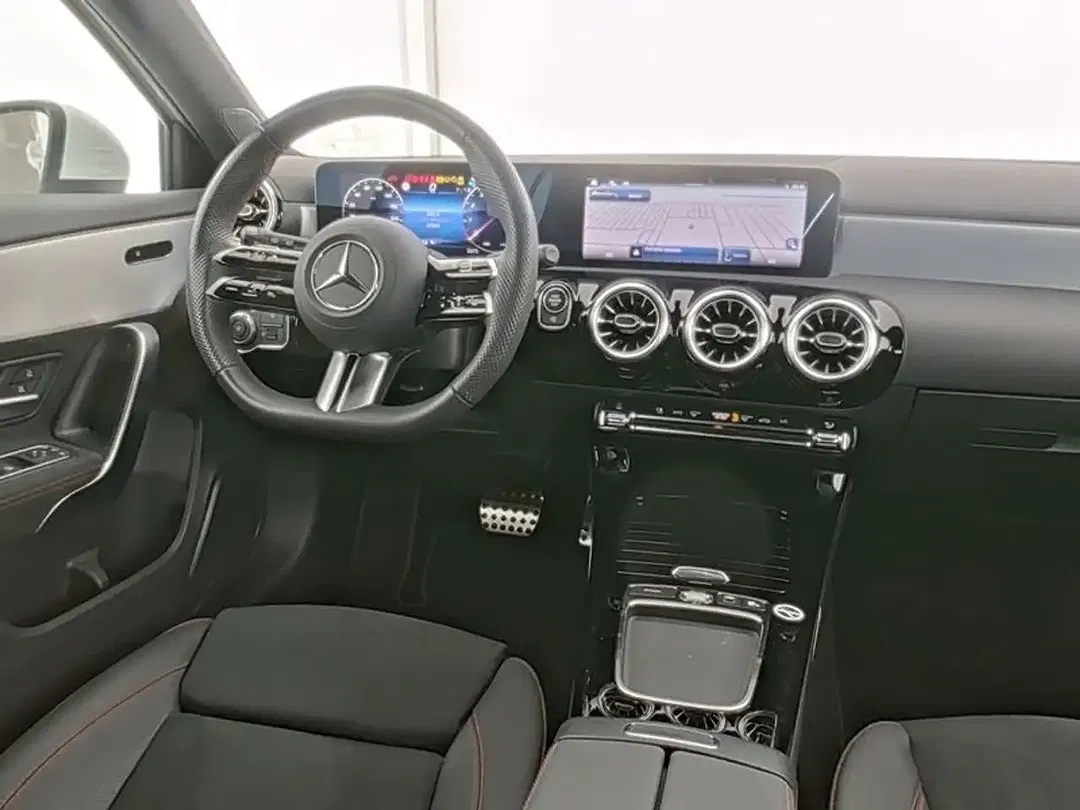Mercedes-Benz A 180 Edition AMG Line - Thumbnail 5