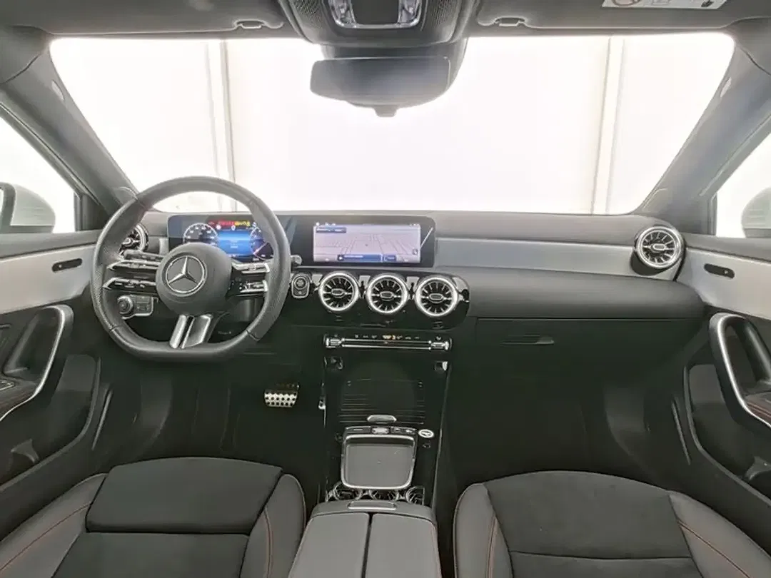 Mercedes-Benz A 180 Edition AMG Line - Thumbnail 6