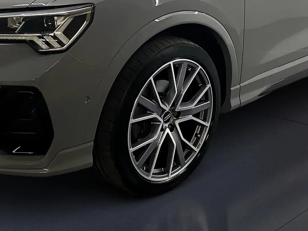 Audi Q3 35 TDI quattro S line - Thumbnail 13