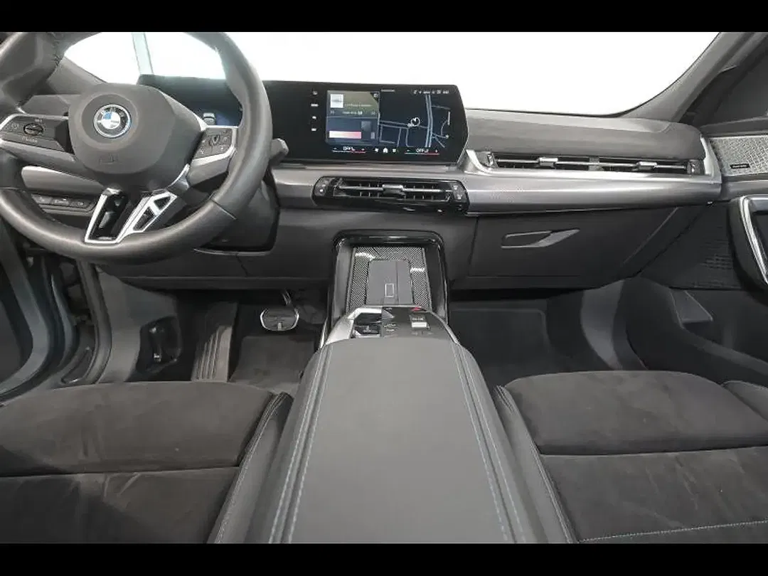 BMW iX2 M Sport Pro - Thumbnail 4