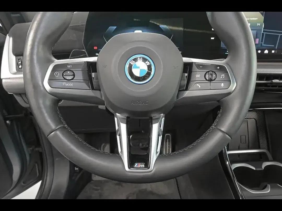 BMW iX2 M Sport Pro - Thumbnail 5