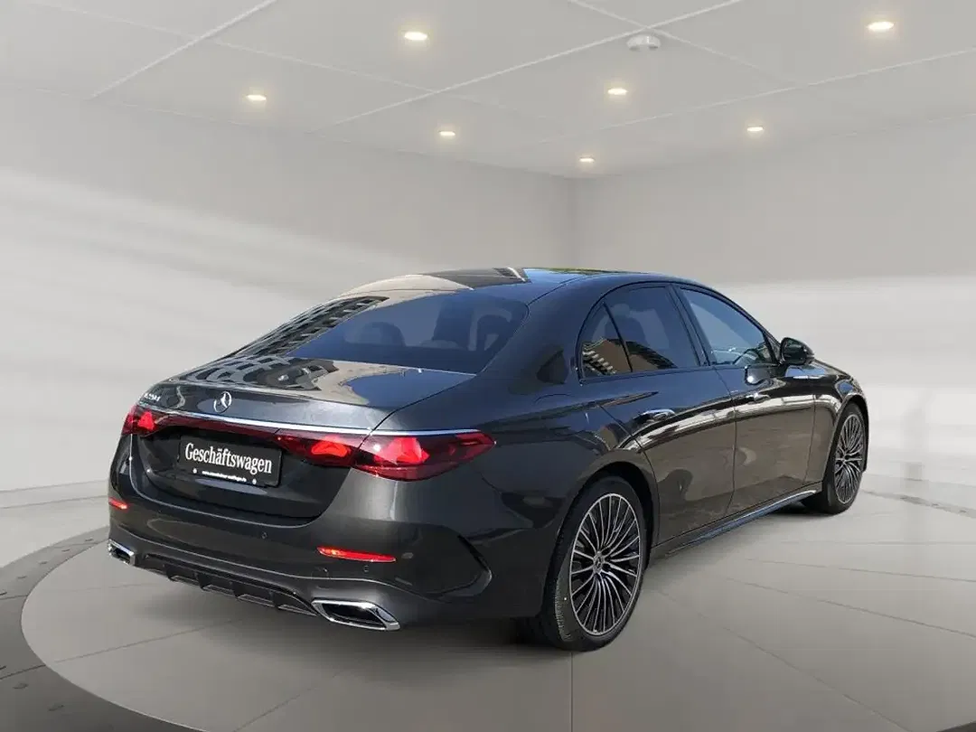Mercedes-Benz E 220 AMG MBUX Burmester Night - foto 2