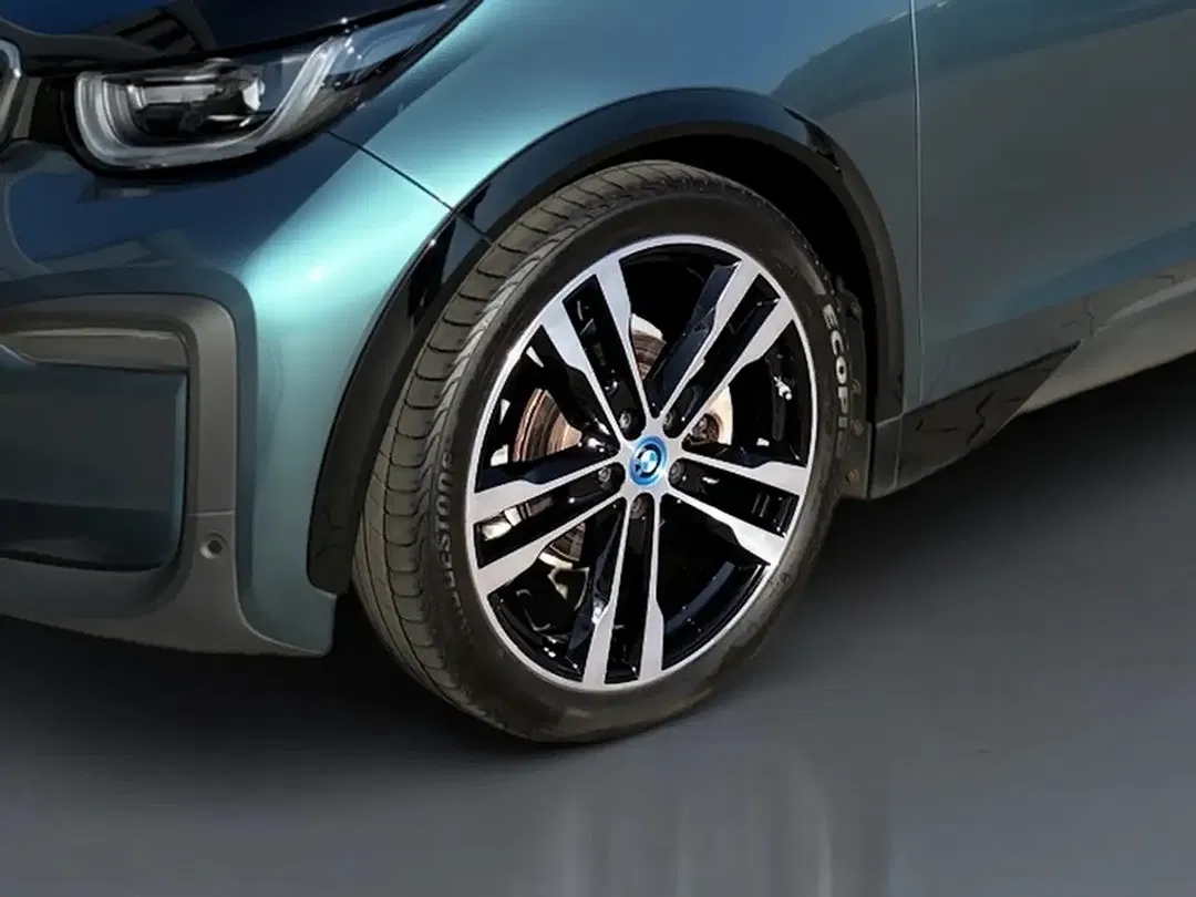 BMW i3 - Thumbnail 2