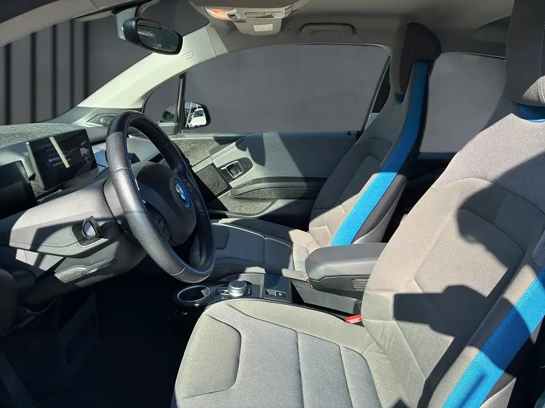 BMW i3 - Thumbnail 4