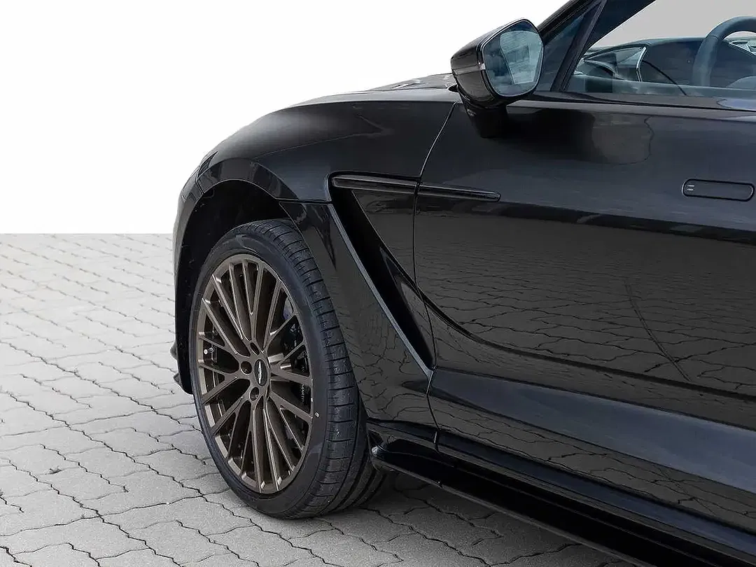 Aston Martin DBX 707 - Thumbnail 12