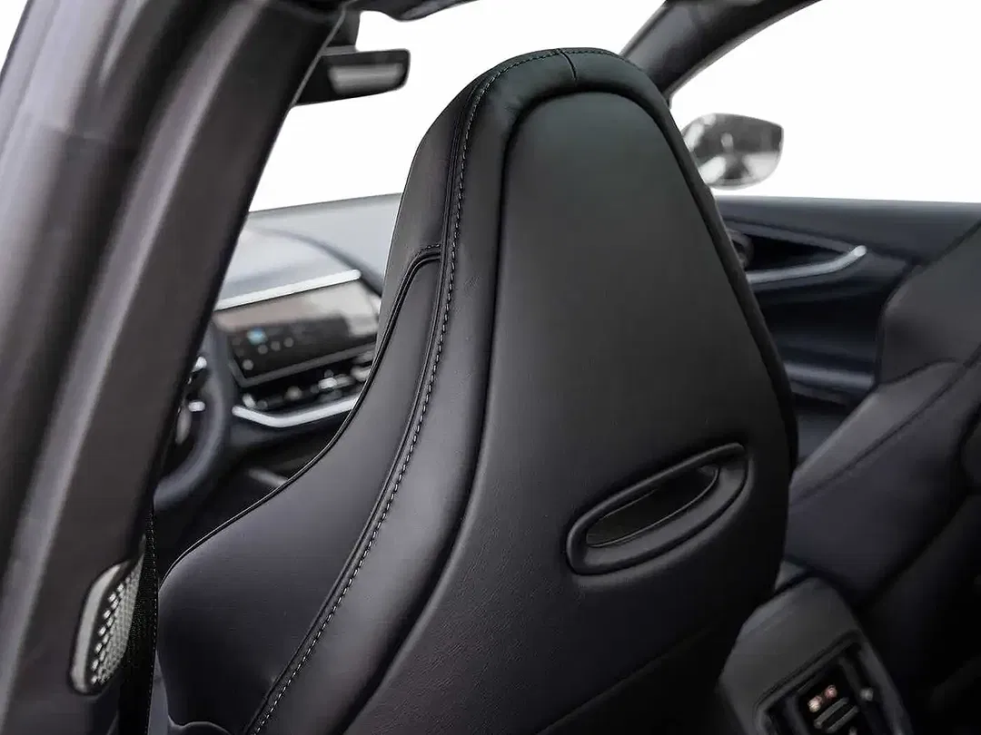 Aston Martin DBX 707 - Thumbnail 22