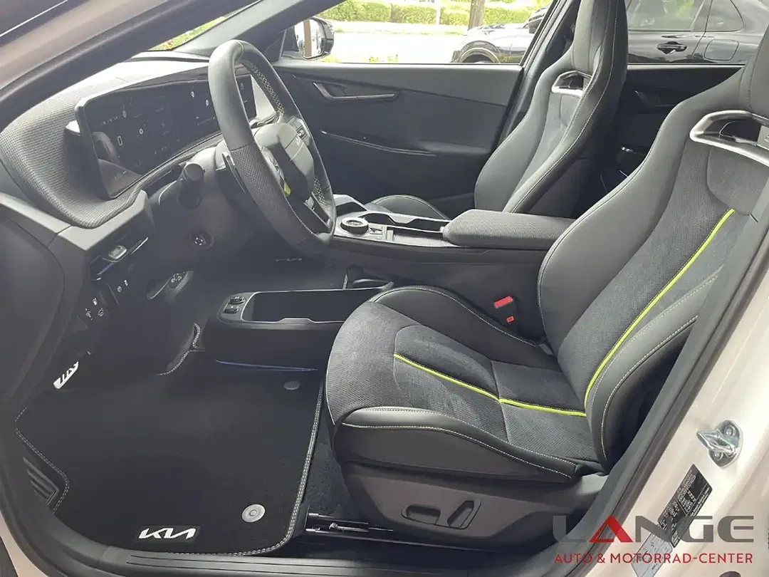 Kia EV6 4WD GT - Thumbnail 13