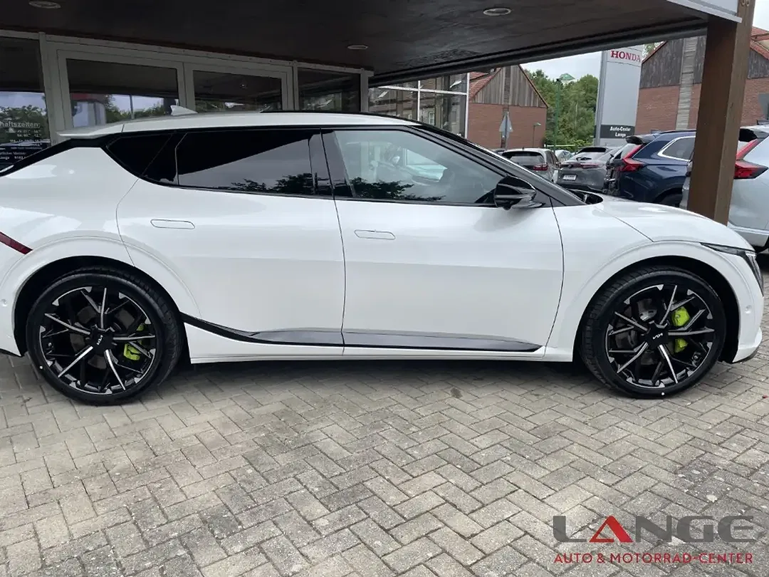 Kia EV6 4WD GT - Thumbnail 4