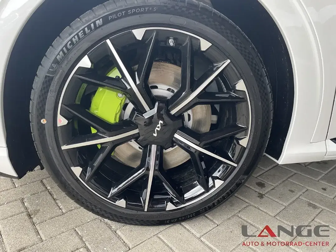 Kia EV6 4WD GT - Thumbnail 9