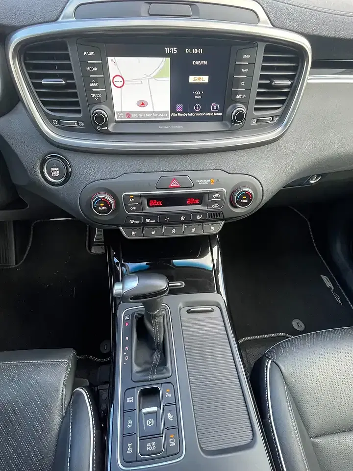 Kia Sorento 2.2 CRDi 4WD GT-Line - Thumbnail 14