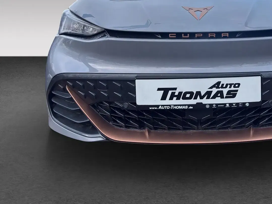 CUPRA Born - Thumbnail 3