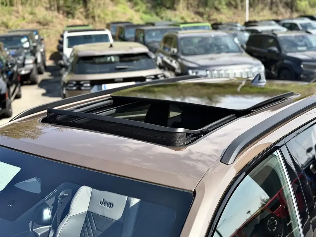 Jeep Compass e-Hybrid Edition Premium - Thumbnail 4