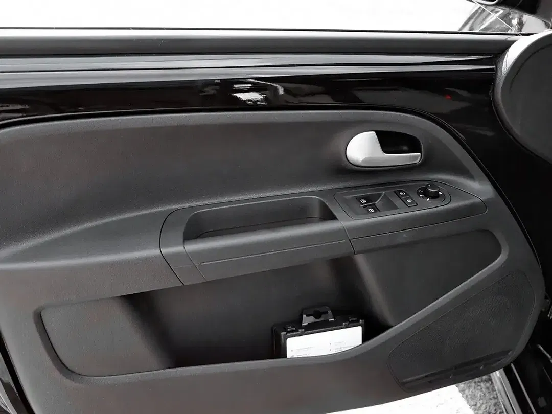 Volkswagen e-up! - Thumbnail 14