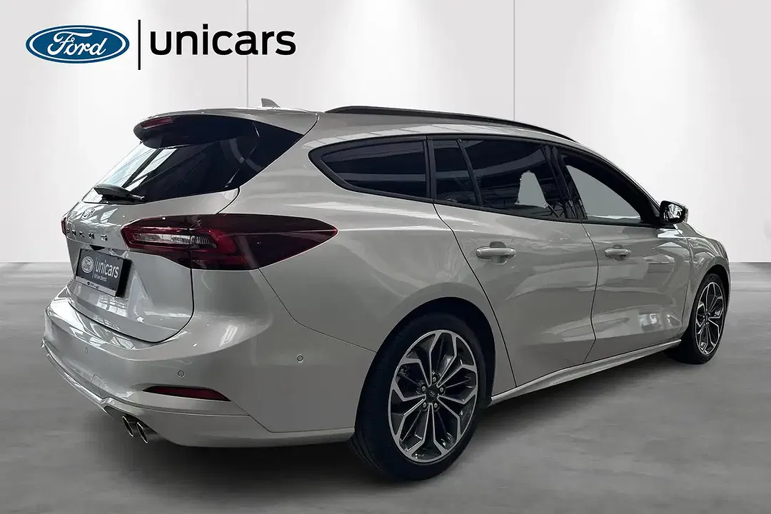 Ford Focus 1.0 EcoBoost MHEV ST-Line X - Thumbnail 1