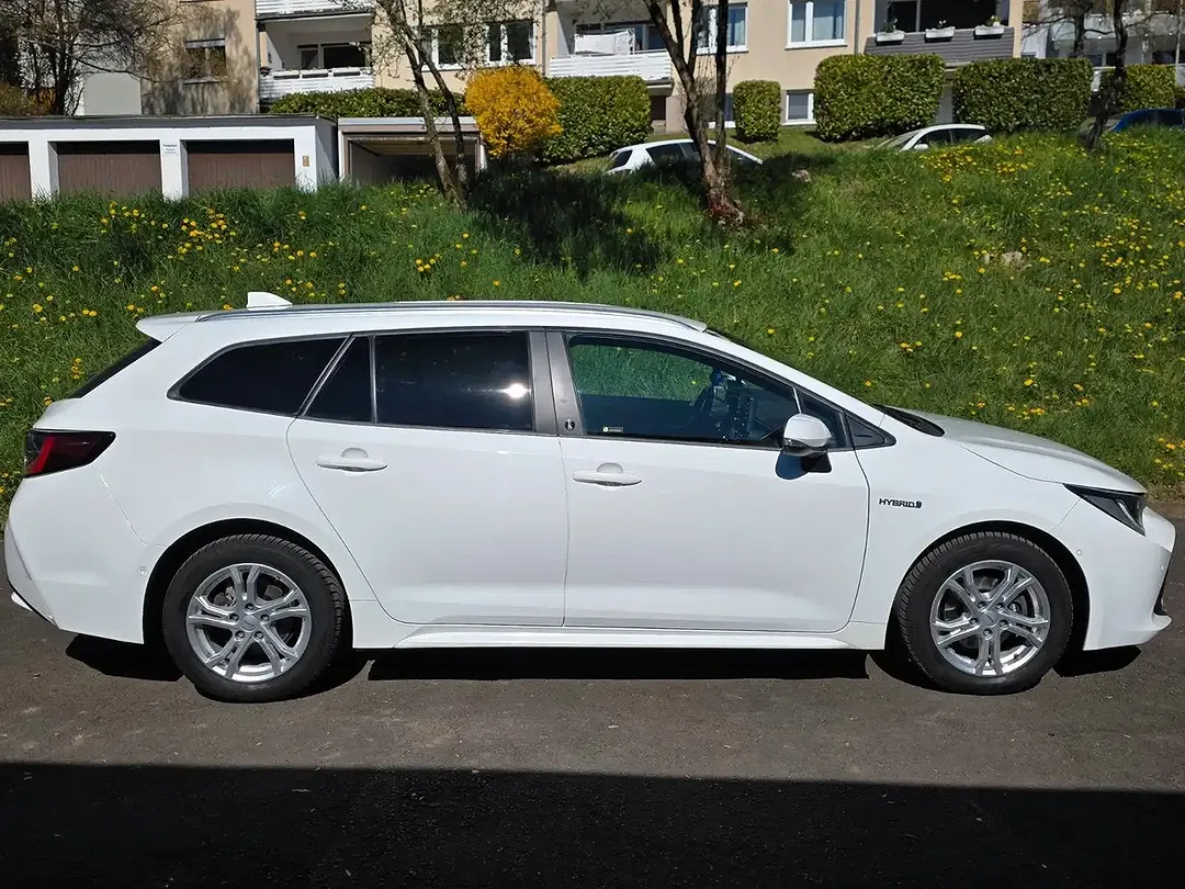 Toyota Corolla Hybrid Team Deutschland - Thumbnail 5